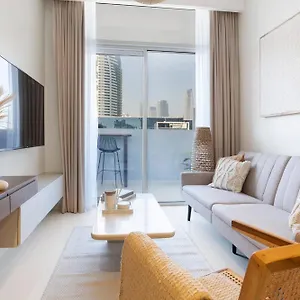 5-star Burj Khalifa View In Boho With Pool & Gym! شقة دبي