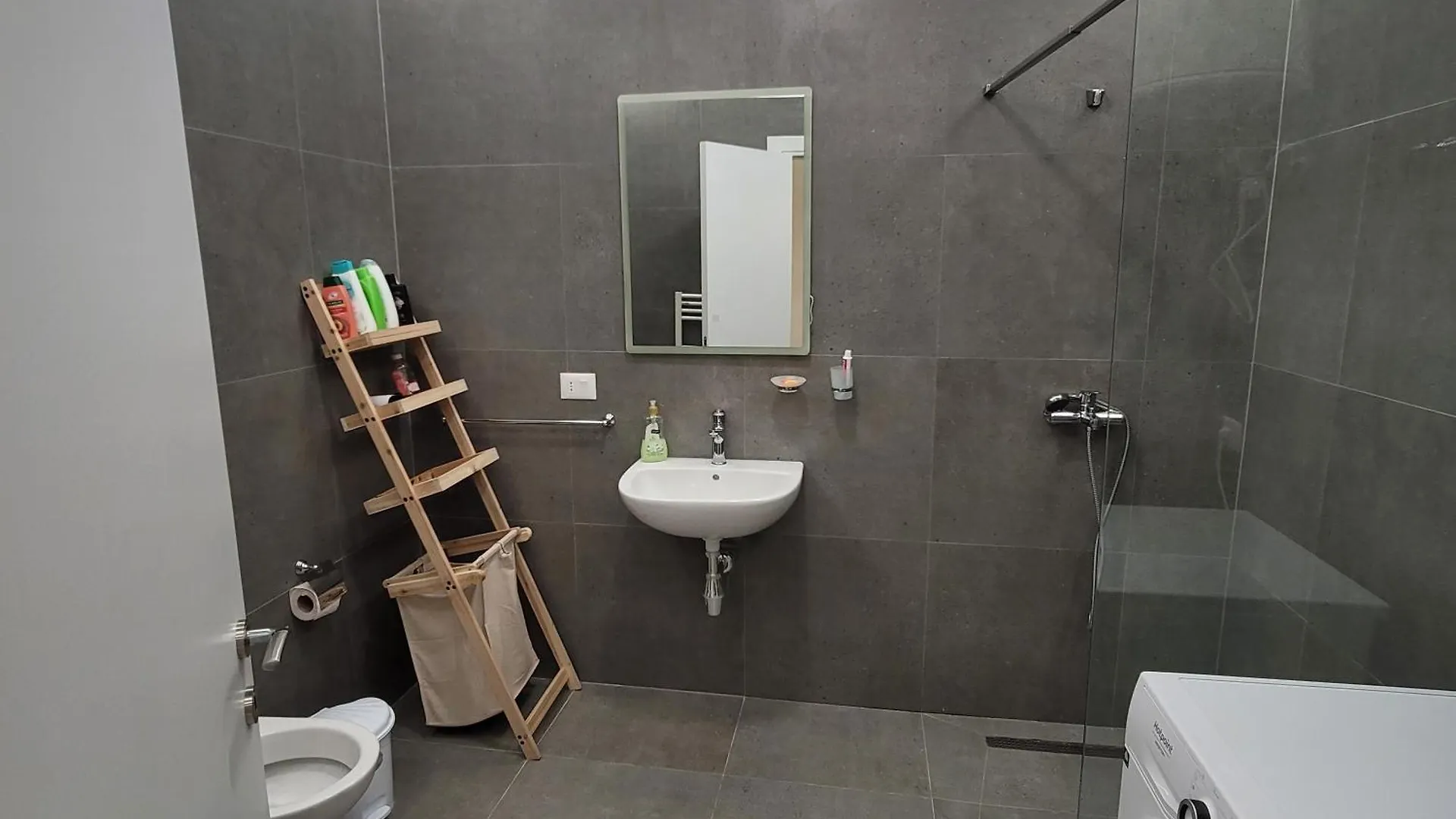 Central Comfort Apartment تيرانا 0*,  ألبانيا