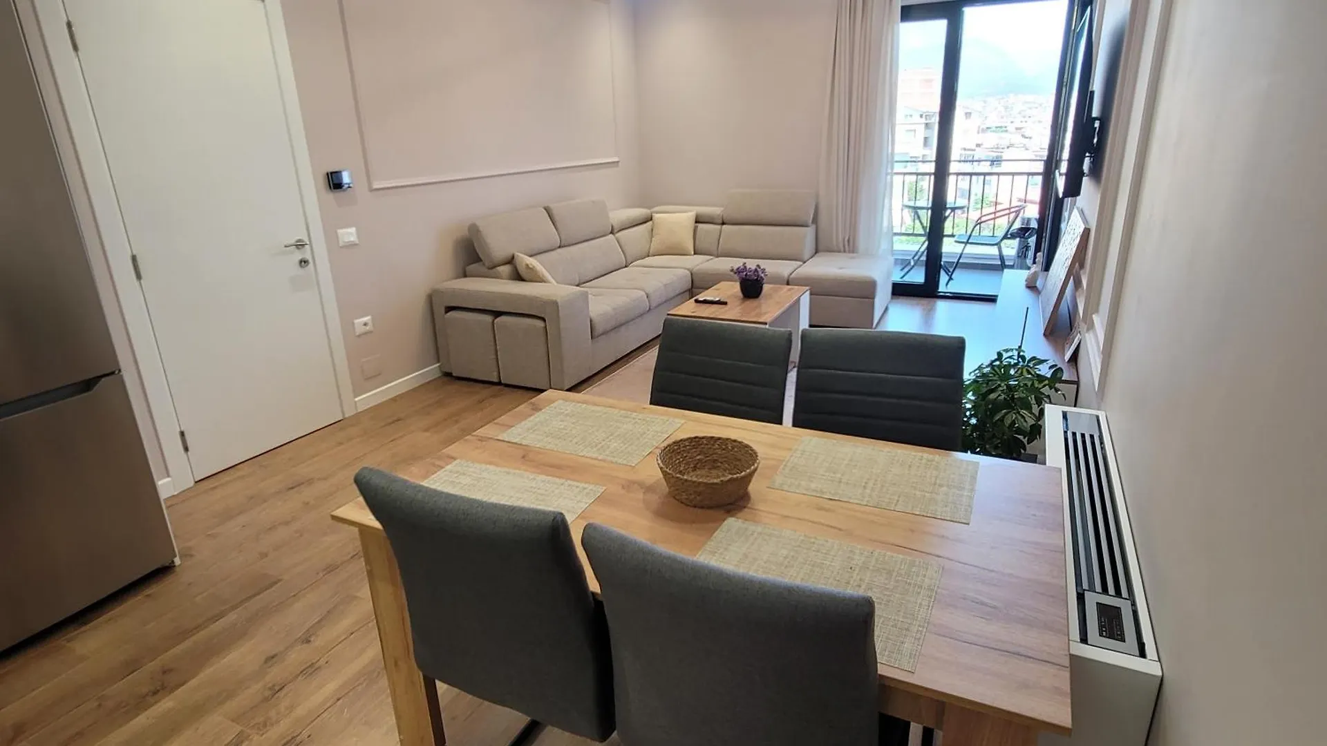 Central Comfort Apartment تيرانا
