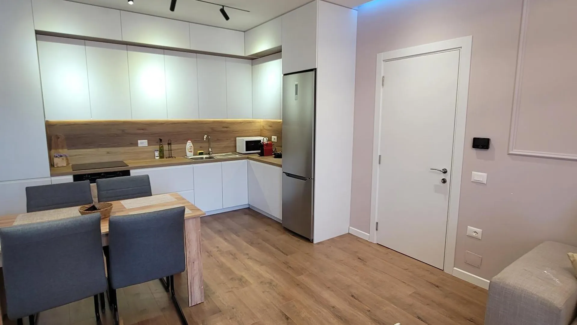 Central Comfort Apartment تيرانا